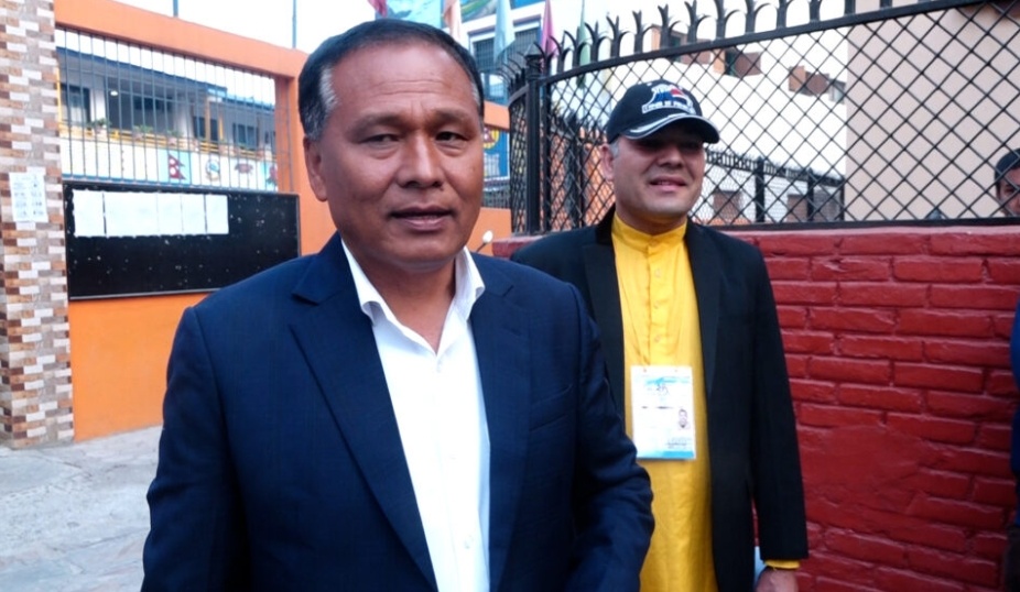 उज्यालो नेपाल पार्टीका अध्यक्ष कुलमान घिसिङले गरे मतदान